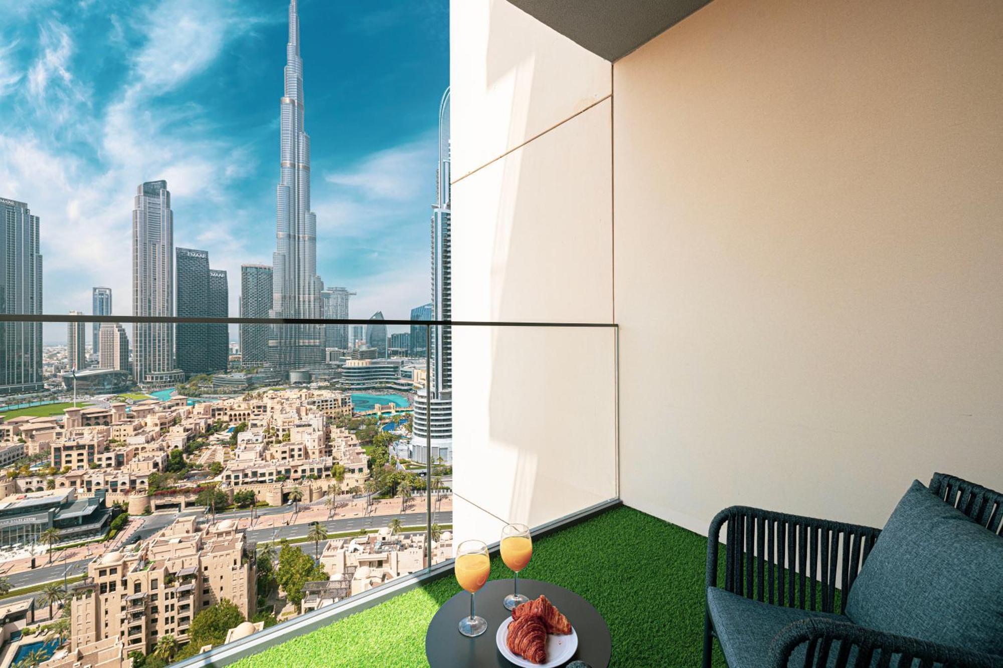 Smartstay At Burj Royale - Full Burj Khalifa View - Brand New Luxury Apartments ดูไบ ภายนอก รูปภาพ