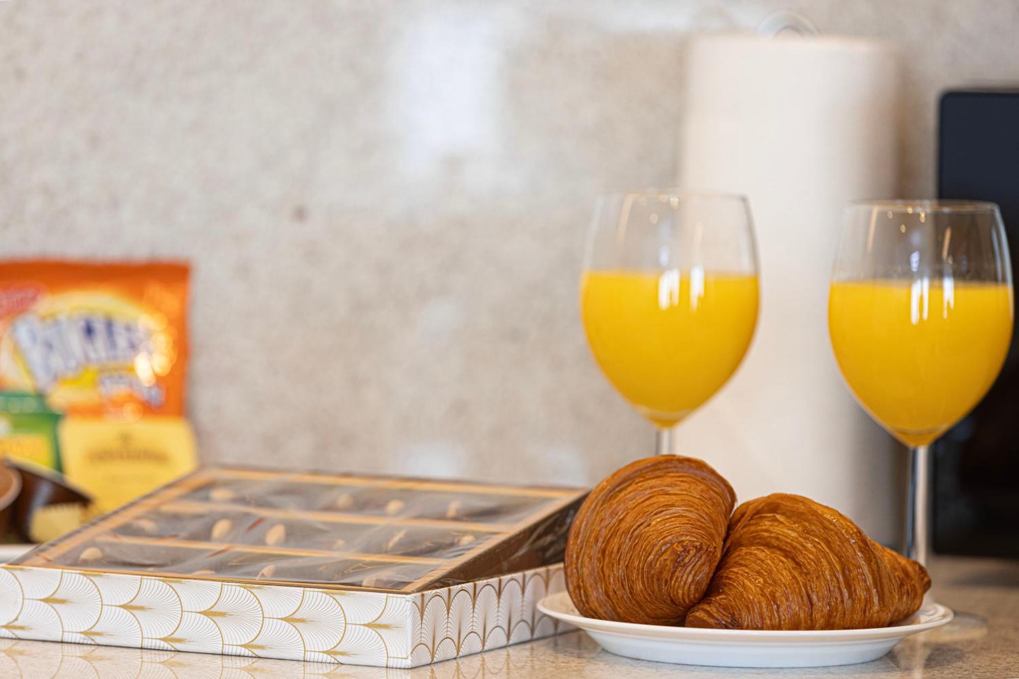 Smartstay At Burj Royale - Full Burj Khalifa View - Brand New Luxury Apartments ดูไบ ภายนอก รูปภาพ