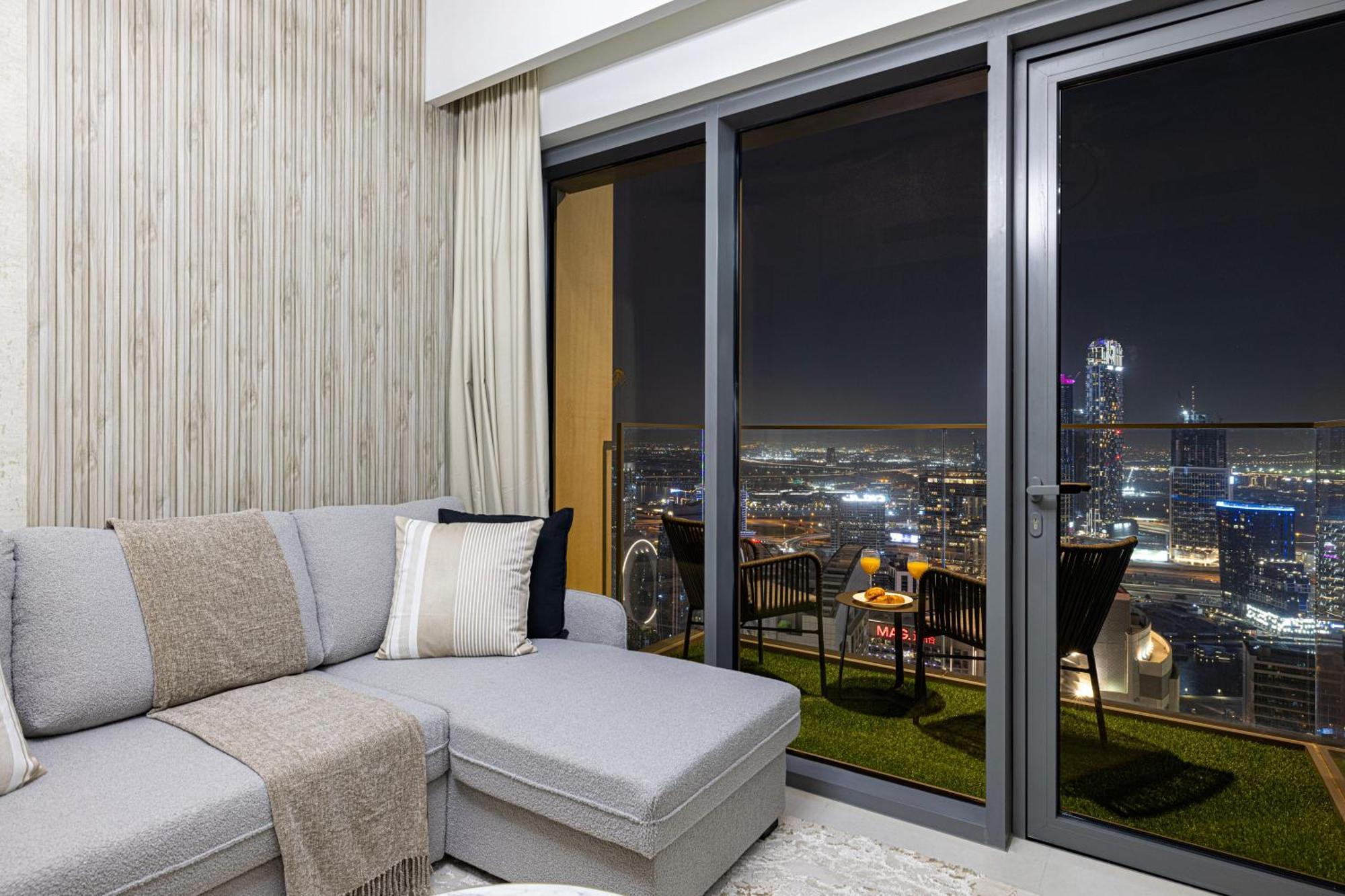 Smartstay At Burj Royale - Full Burj Khalifa View - Brand New Luxury Apartments ดูไบ ภายนอก รูปภาพ
