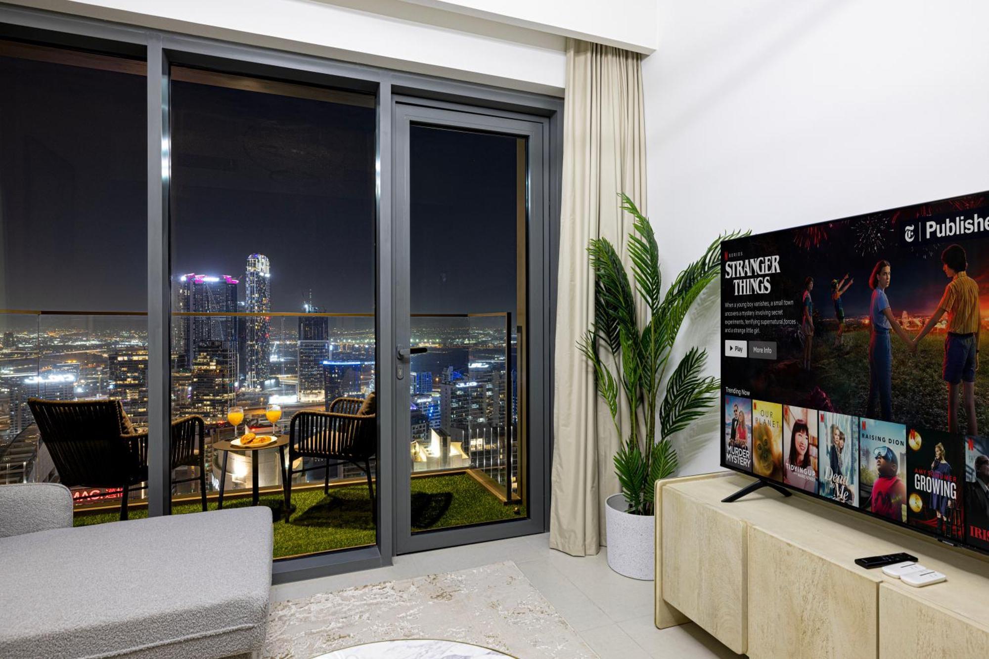 Smartstay At Burj Royale - Full Burj Khalifa View - Brand New Luxury Apartments ดูไบ ภายนอก รูปภาพ