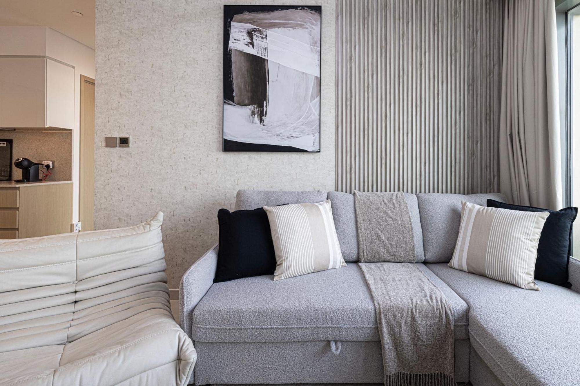 Smartstay At Burj Royale - Full Burj Khalifa View - Brand New Luxury Apartments ดูไบ ภายนอก รูปภาพ
