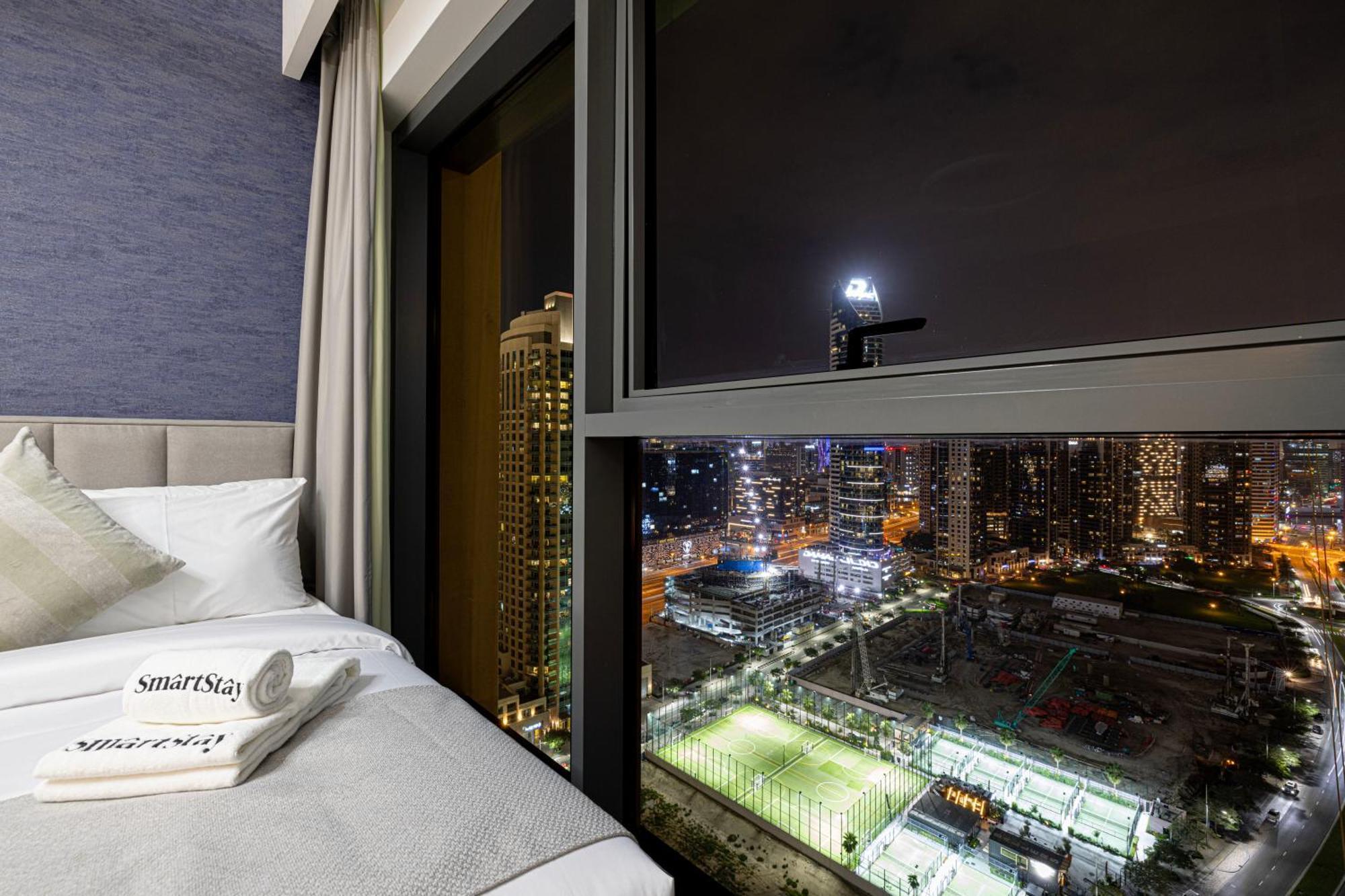 Smartstay At Burj Royale - Full Burj Khalifa View - Brand New Luxury Apartments ดูไบ ภายนอก รูปภาพ
