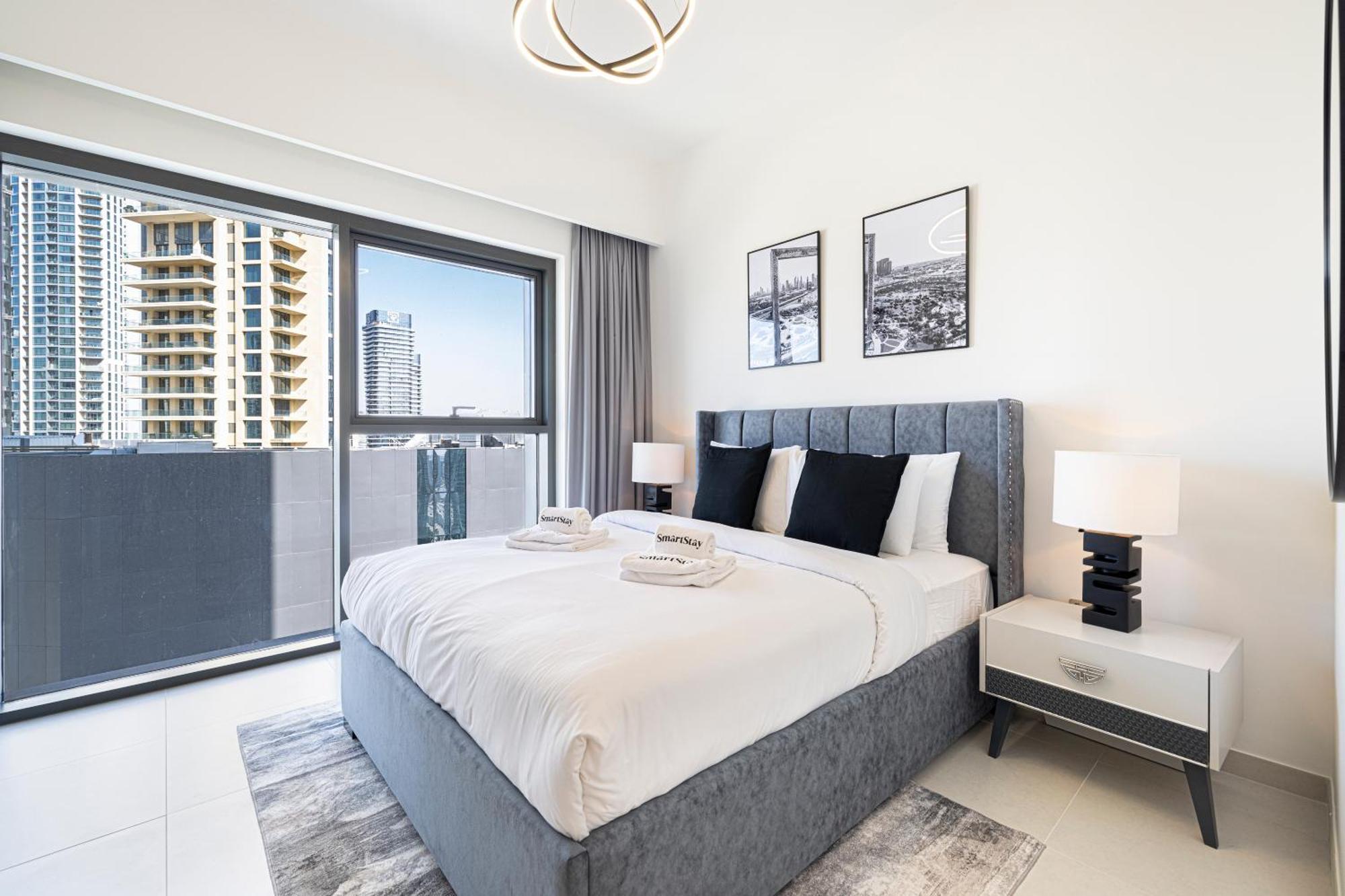 Smartstay At Burj Royale - Full Burj Khalifa View - Brand New Luxury Apartments ดูไบ ภายนอก รูปภาพ