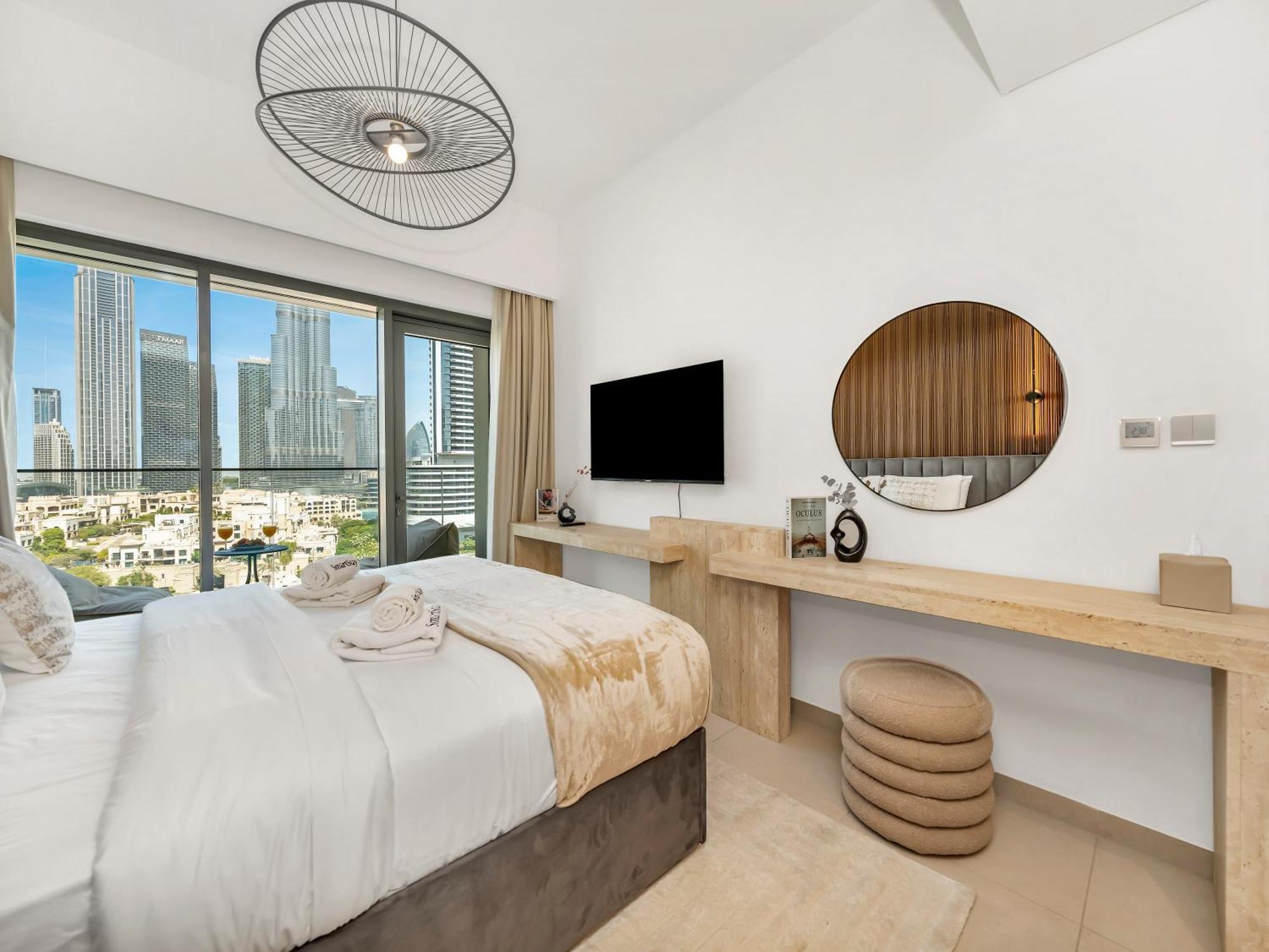 Smartstay At Burj Royale - Full Burj Khalifa View - Brand New Luxury Apartments ดูไบ ภายนอก รูปภาพ