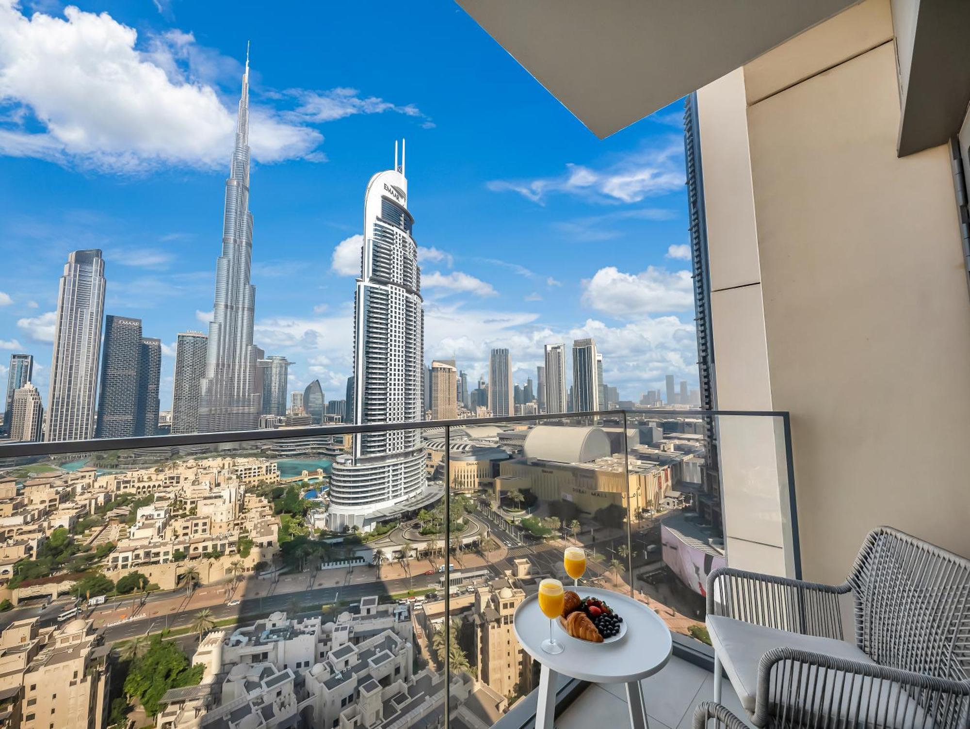 Smartstay At Burj Royale - Full Burj Khalifa View - Brand New Luxury Apartments ดูไบ ภายนอก รูปภาพ