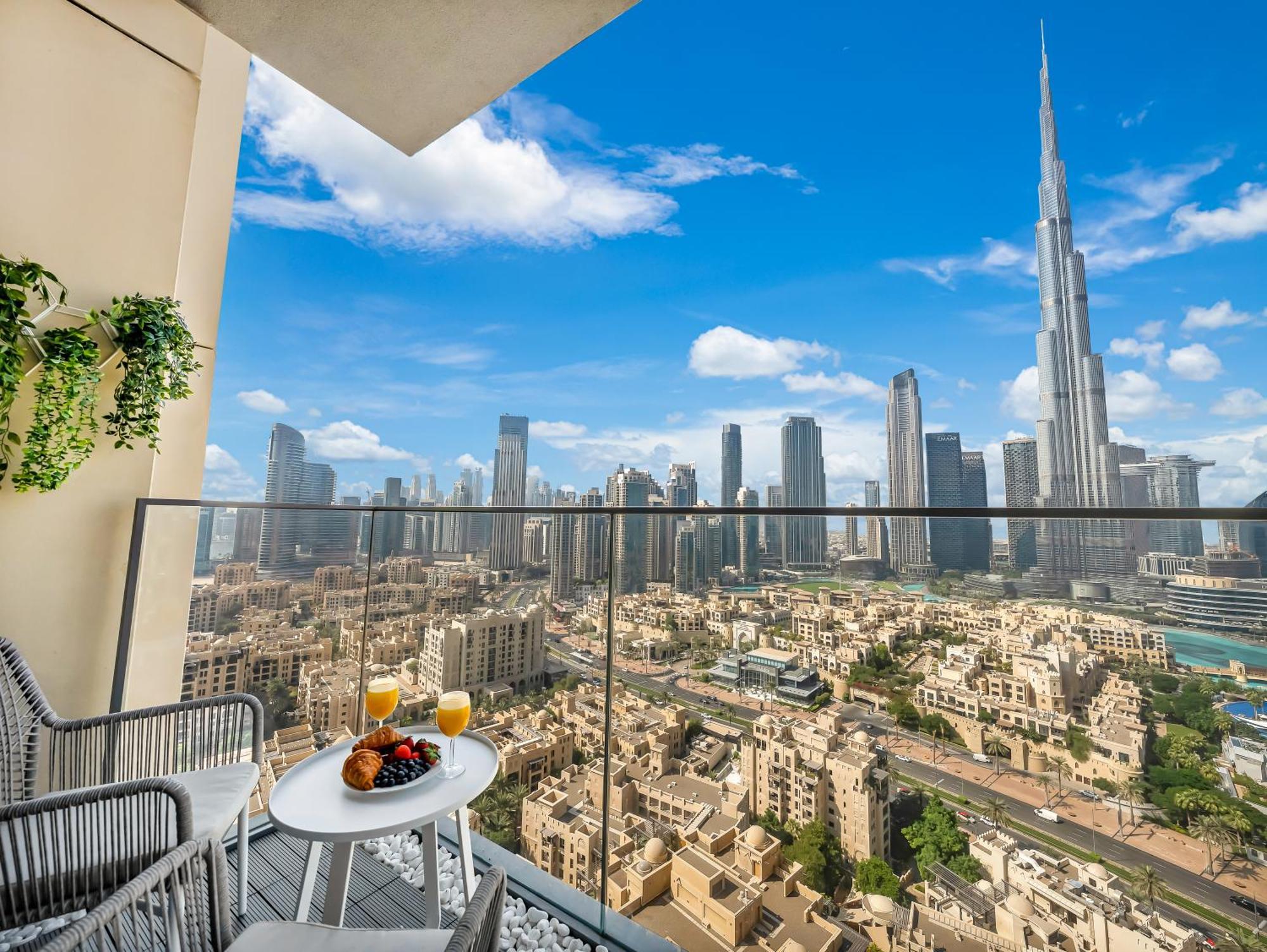 Smartstay At Burj Royale - Full Burj Khalifa View - Brand New Luxury Apartments ดูไบ ภายนอก รูปภาพ